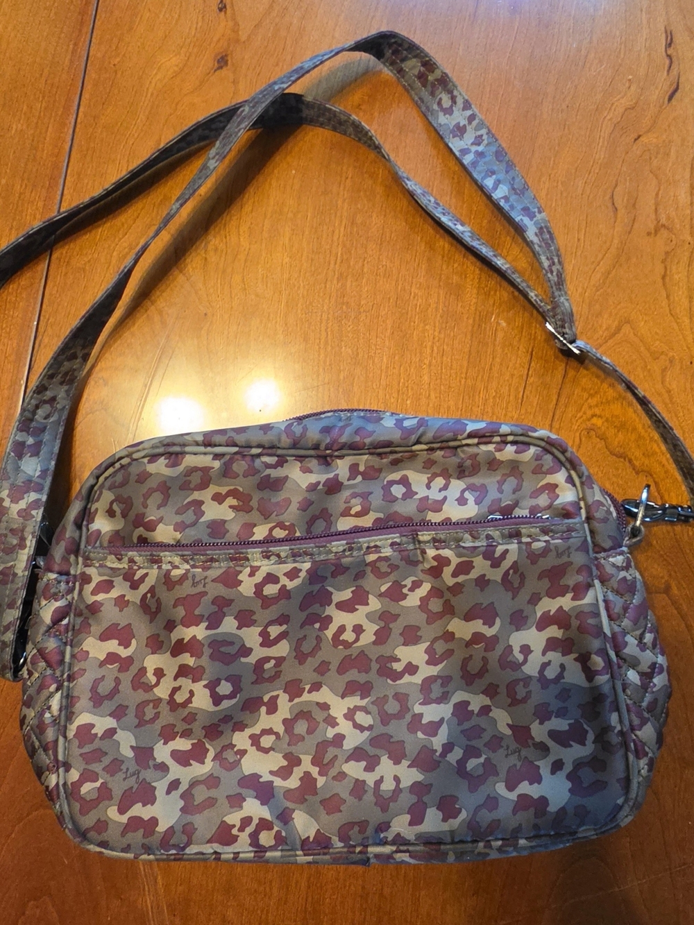 Lug Carousel XL Leopard Print Quilted Crossbody Organizer Bag - Picture 6 of 7